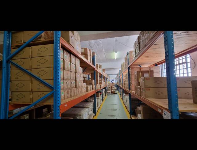 6,600M² WAREHOUSE FOR SALE IN NEW CENTRE